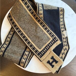 Black and Tan Wool Scarf